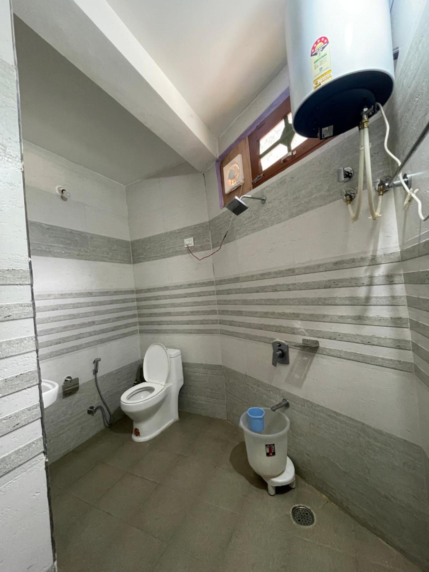 Chojh Inn Guest House Kasol Exterior photo